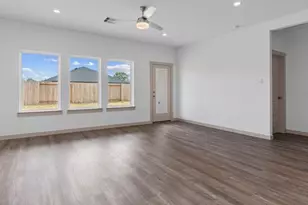 1039 Great Barracuda Ln, Alvin, TX 77511 - Photo 14