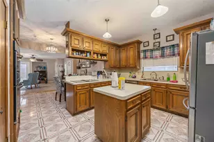 7227 Birchtree Forest Dr, Houston, TX 77088 - Photo 10