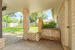 712 Browning St, Angleton, TX 77515 - Photo 32