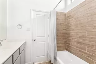 9423 Pelican Clf Ct, Houston, TX 77365 - Photo 32