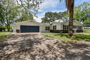 1410 S Columbia Dr, West Columbia, TX 77486 - Photo 16