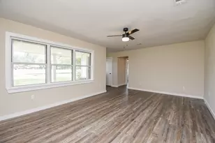 1410 S Columbia Dr, West Columbia, TX 77486 - Photo 18