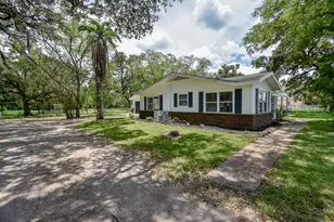 1410 S Columbia Dr, West Columbia, TX 77486 - Photo 12
