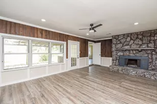 1410 S Columbia Dr, West Columbia, TX 77486 - Photo 20