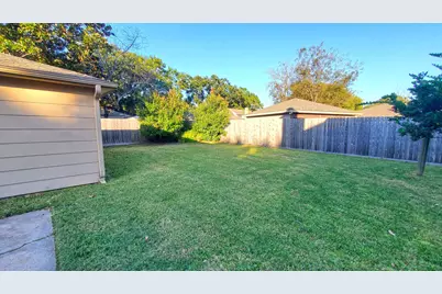 12870 Westella Drive, Houston, TX 77077 - Photo 24