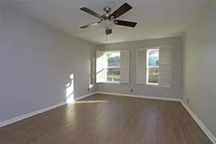 12870 Westella Dr, Houston, TX 77077 - Photo 10