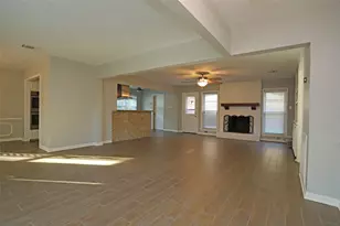 12870 Westella Dr, Houston, TX 77077 - Photo 6