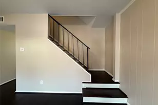 10428 Hammerly Blvd, Houston, TX 77043 - Photo 16