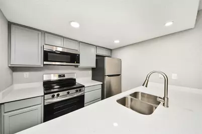 781 Country Place Drive #1051, Houston, TX 77079 - Photo 12