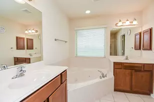 231 S Lantana Cir, Sealy, TX 77474 - Photo 16