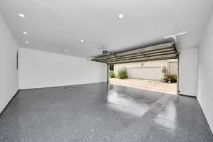 571 N Post Oak Ln, Houston, TX 77024 - Photo 38