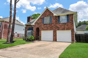 1206 Green Knoll Dr, Sugar Land, TX 77479 - Photo 2