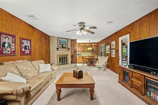 1118 S Amy Dr, Deer Park, TX 77536 - Photo 2