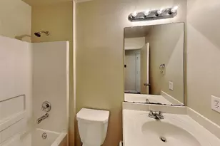 11010 Heather Bluff Ln, Houston, TX 77075 - Photo 14