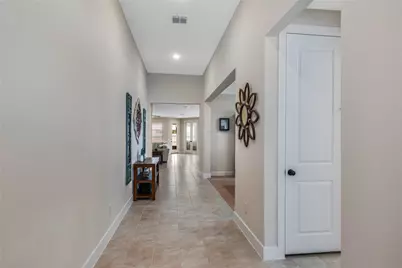 9211 Lowell Cliff Drive, Cypress, TX 77433 - Photo 4
