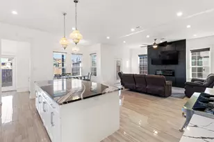 124 N 2nd St, La Porte, TX 77571 - Photo 8