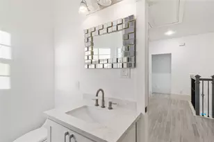 124 N 2nd St, La Porte, TX 77571 - Photo 32