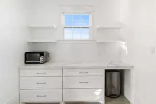 124 N 2nd St, La Porte, TX 77571 - Photo 14