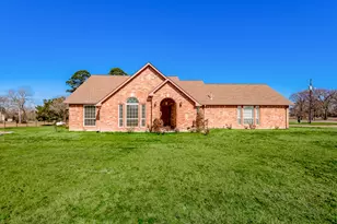 11 Heritage Oak Dr, Huntsville, TX 77320 - Photo 2