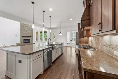 10 Coronet Ridge Court, The Woodlands, TX 77375 - Photo 16