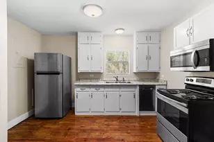 409 E Austin St, Bellville, TX 77418 - Photo 8