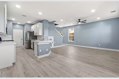 238 Drake Run Lane, Dickinson, TX 77539 - Photo 10