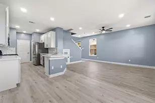 238 Drake Run Ln, Dickinson, TX 77539 - Photo 10