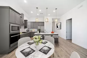 13714 Ballast Grn Dr, Texas City, TX 77568 - Photo 2