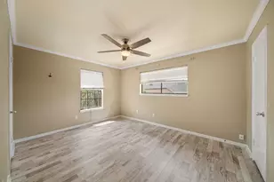 421 Emerson St, Houston, TX 77006 - Photo 4