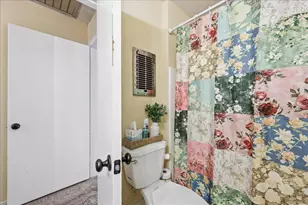 1833 W Decker Ave, Orange, NH 77632 - Photo 18