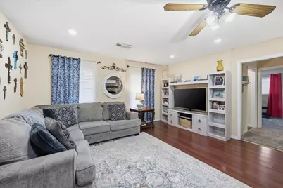 1833 W Decker Avenue, Orange, NH 77632 - Photo 2