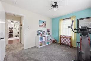 1833 W Decker Ave, Orange, NH 77632 - Photo 14