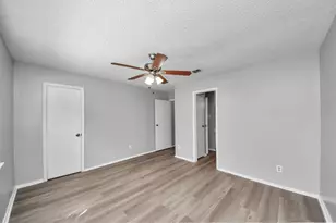 5526 Farley Dr, Houston, TX 77032 - Photo 8