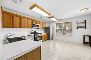 5526 Clarkston Ln, Spring, TX 77379 - Photo 6