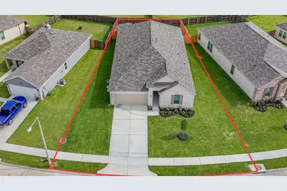 745 Imperial Loop, Alvin, TX 77511 - Photo 2