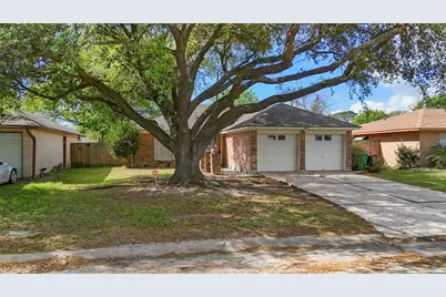 2205 Buchanan Drive, Baytown, TX 77520 - Photo 2