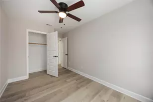 11302 White Gate Ln, Houston, TX 77067 - Photo 14