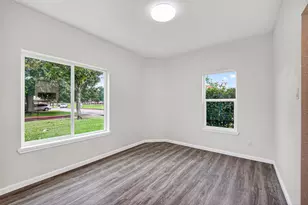 8310 Wild Rose St, Houston, TX 77083 - Photo 24