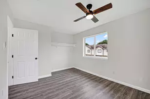 8310 Wild Rose St, Houston, TX 77083 - Photo 4