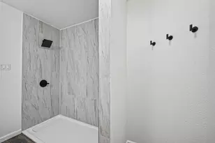 8310 Wild Rose St, Houston, TX 77083 - Photo 10