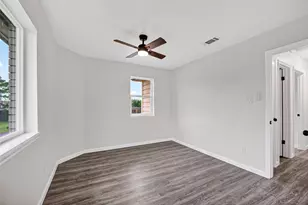 8310 Wild Rose St, Houston, TX 77083 - Photo 6