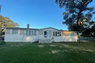 2746 Shady Creek Ln, Freeport, TX 77541 - Photo 2