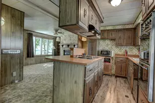 2746 Shady Creek Ln, Freeport, TX 77541 - Photo 8