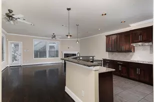 737 W 20th St, Houston, TX 77008 - Photo 8