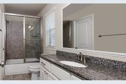 737 W 20th Street, Houston, TX 77008 - Photo 16