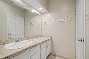 15814 Lake Lodge Dr, Houston, TX 77062 - Photo 22