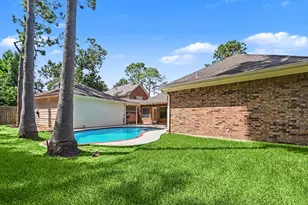 15814 Lake Lodge Dr, Houston, TX 77062 - Photo 32