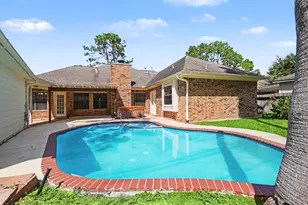 15814 Lake Lodge Dr, Houston, TX 77062 - Photo 30