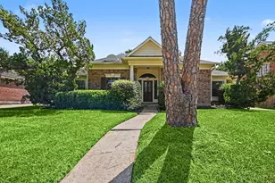 15814 Lake Lodge Dr, Houston, TX 77062 - Photo 2