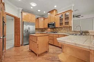 15814 Lake Lodge Dr, Houston, TX 77062 - Photo 14